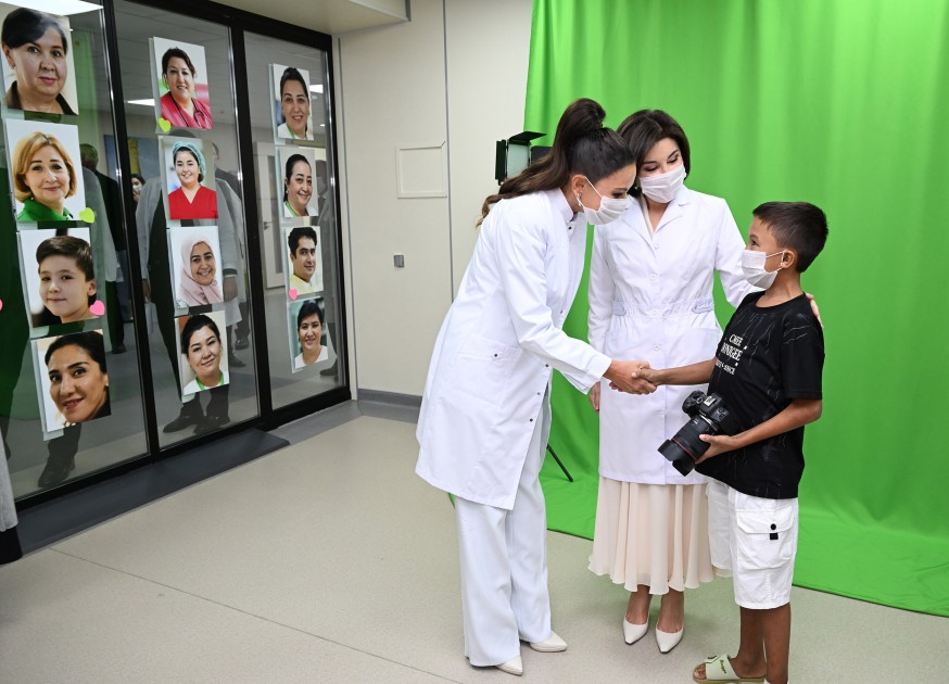 Birinci xanımlar "Mexrli” məktəbi ilə tanış oldular - YENİLƏNİB (FOTOLAR)