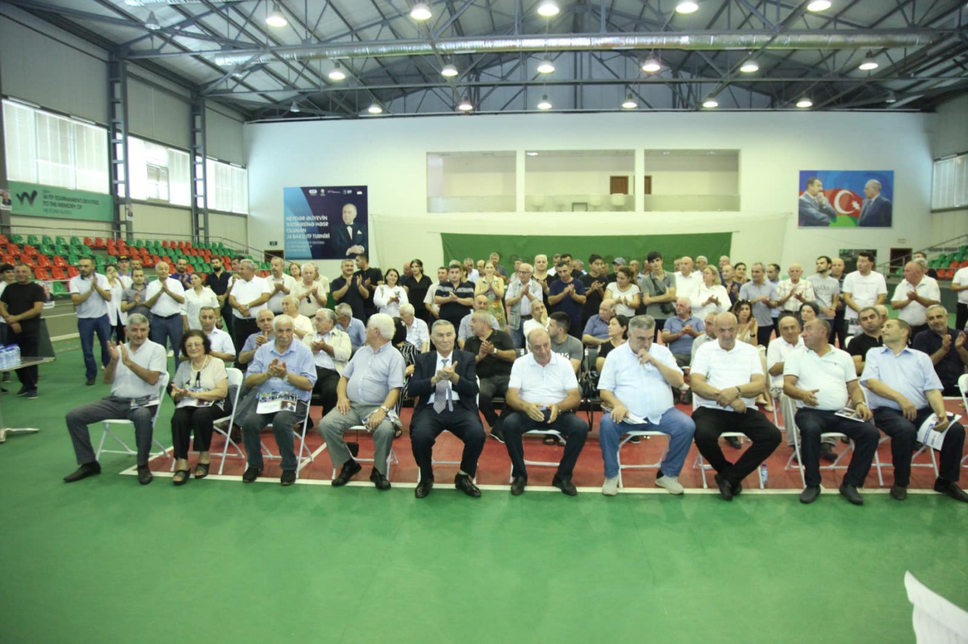 Azay Quliyevin seçiciləri ilə daha bir yaddaqalan görüşü - FOTOLAR