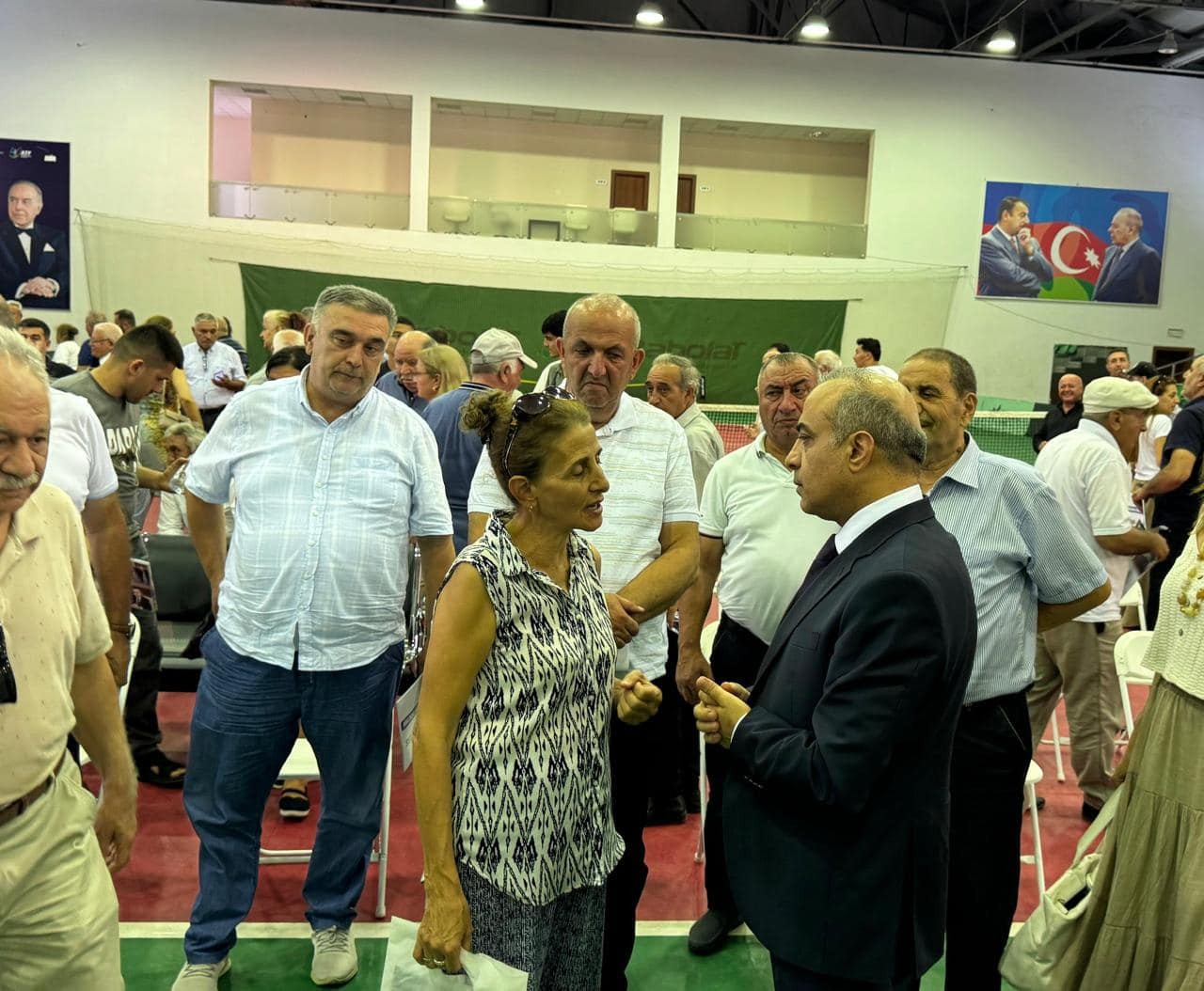 Azay Quliyevin seçiciləri ilə daha bir yaddaqalan görüşü - FOTOLAR
