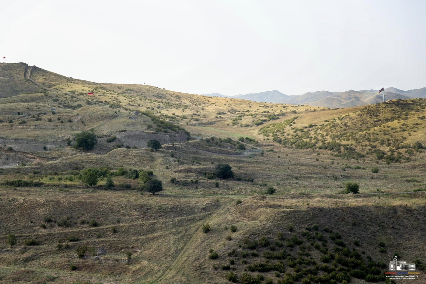 Mirzoyan sərhəddə Azərbaycan mövqelərinə baxdı - FOTO