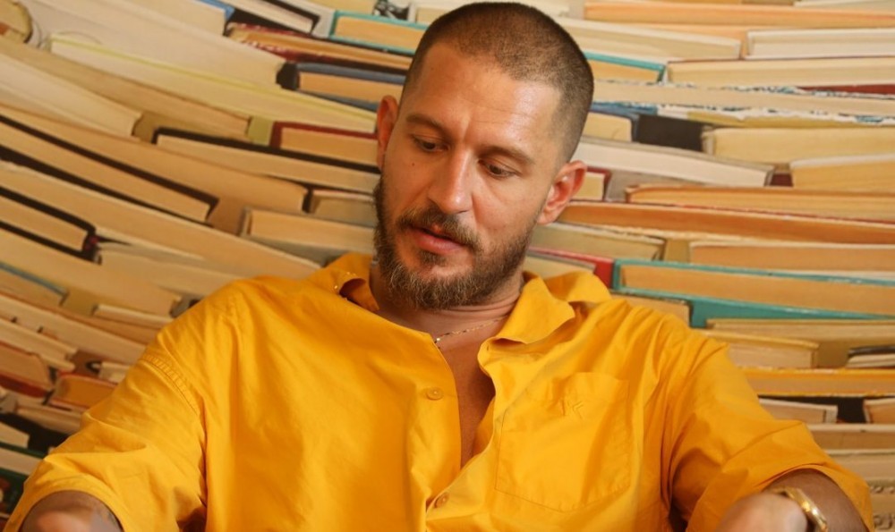 Uraz yeni serialına görə görkəmini dəyişdi - FOTO