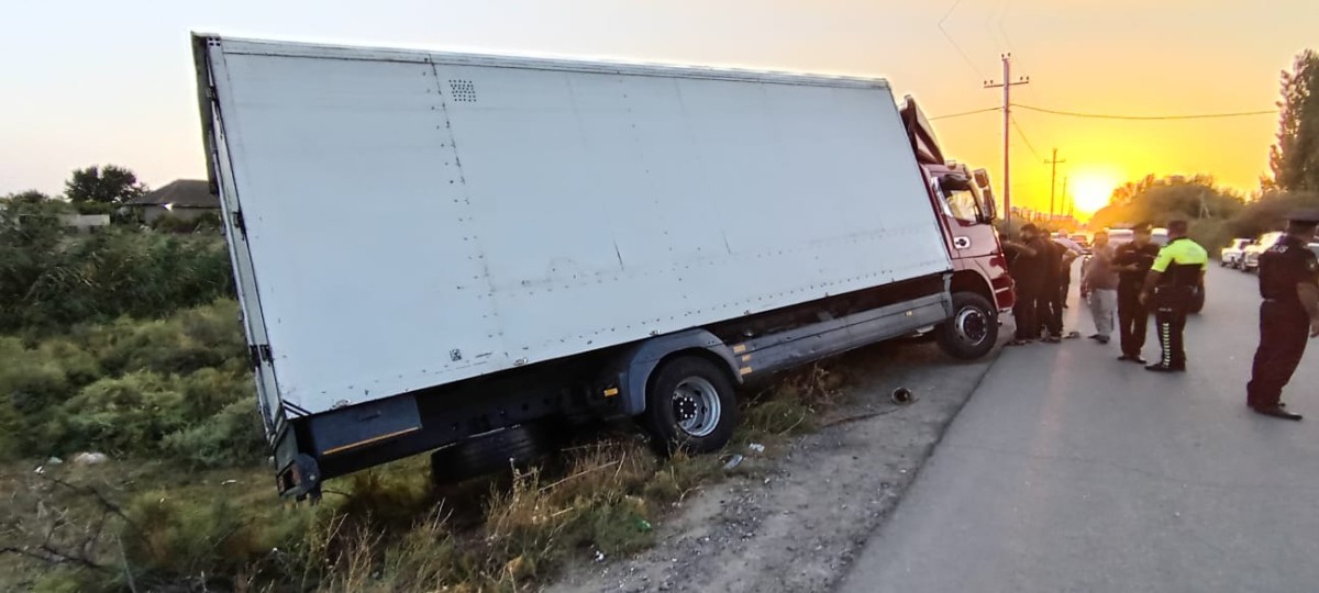 Sabirabadda yük maşını piyadanı vurub öldürdü (FOTOLAR)