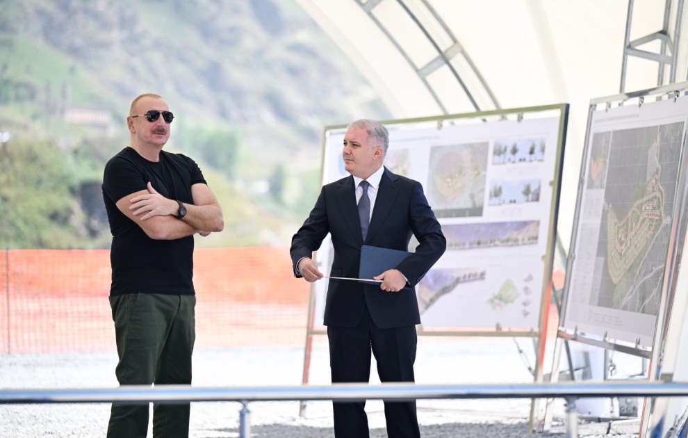 Prezident İstisu qəsəbəsinin təməlini qoydu - FOTOLAR (YENİLƏNİB)