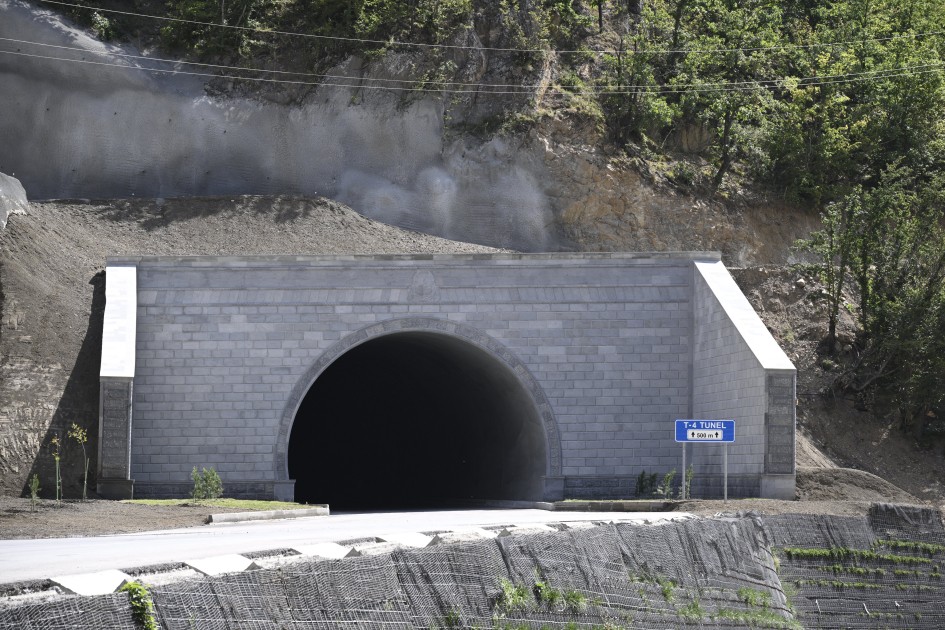 Prezident Toğanalı-Kəlbəcər-İstisu yolunda və tuneldə görülən işlərlə tanış oldu - FOTOLAR (YENİLƏNİB)