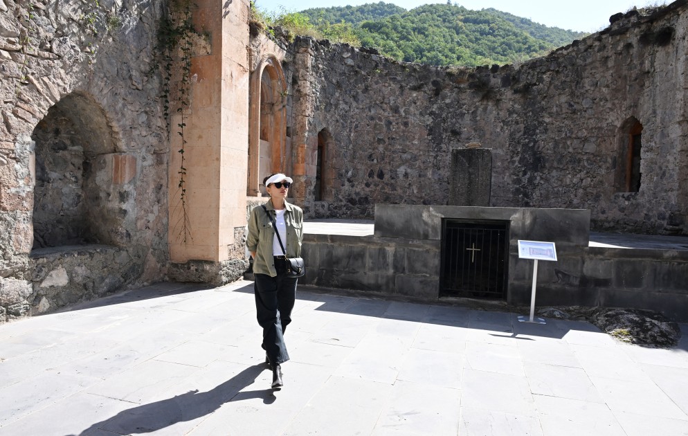 İlham Əliyev və xanımı Kəlbəcərdə - FOTOLAR (YENİLƏNİB)