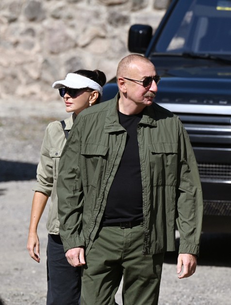 İlham Əliyev və xanımı Kəlbəcərdə - FOTOLAR (YENİLƏNİB)