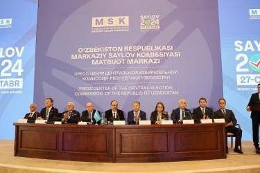 Deputatlar Özbəkistanda mətbuat konfrasında iştirak ediblər - FOTOLAR