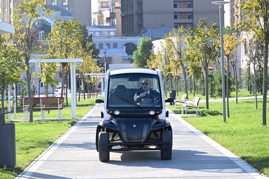 İlham Əliyev Mərkəzi Parkın üçüncü hissəsinin açılışında - FOTOLAR (YENİLƏNİB)