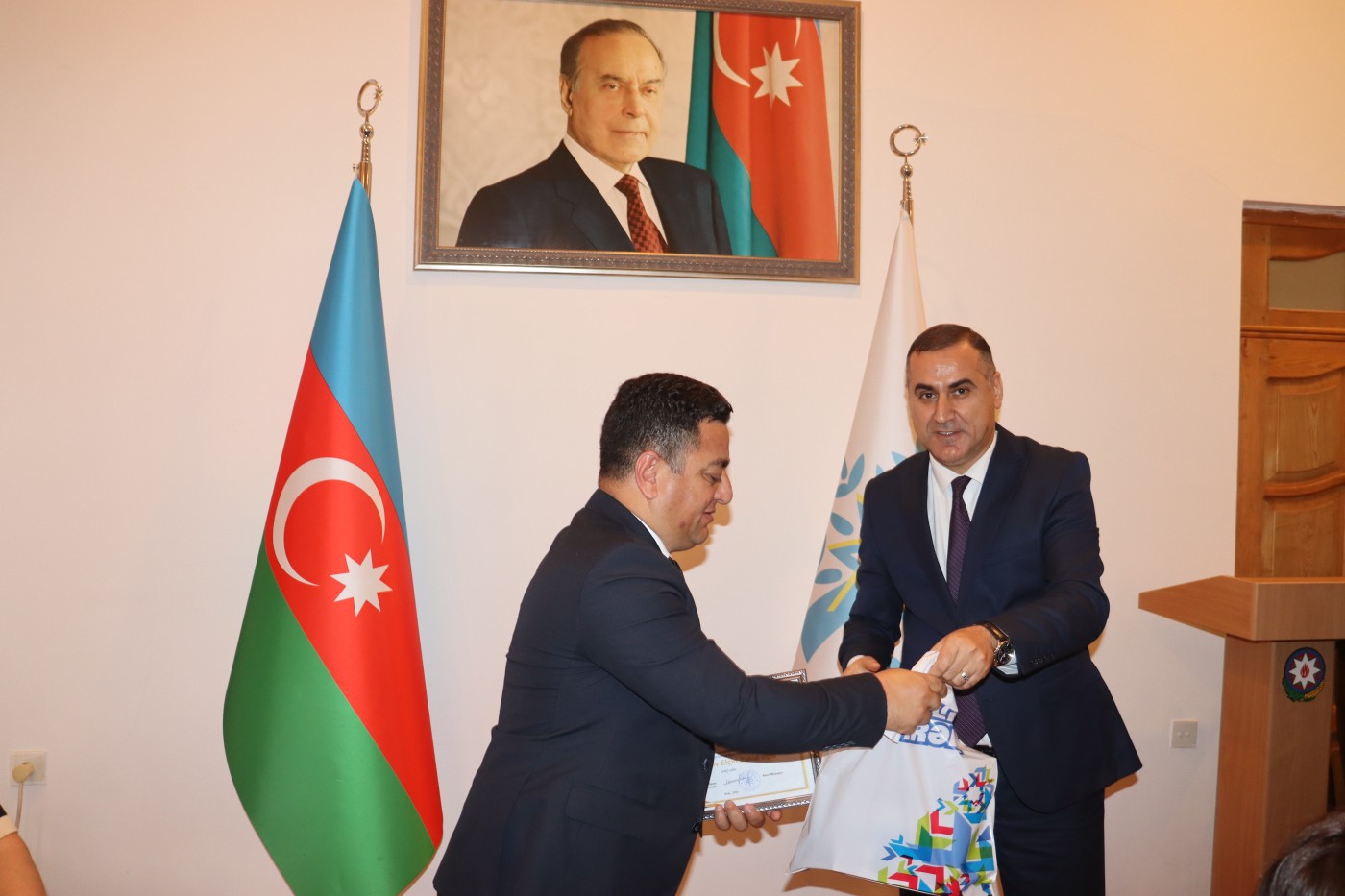 YAP Xətai rayon təşkilatında partiyanın ildönümü münasibətilə dəyirmi masa keçirildi - FOTOLAR
