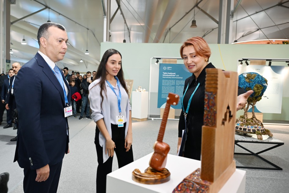 Leyla və Arzu Əliyeva inklüziv sərgi ilə tanış oldular - FOTOLAR