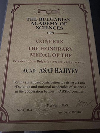 Bolqarıstan azərbaycanlı akademiki medalla təltif etdi - FOTOLAR
