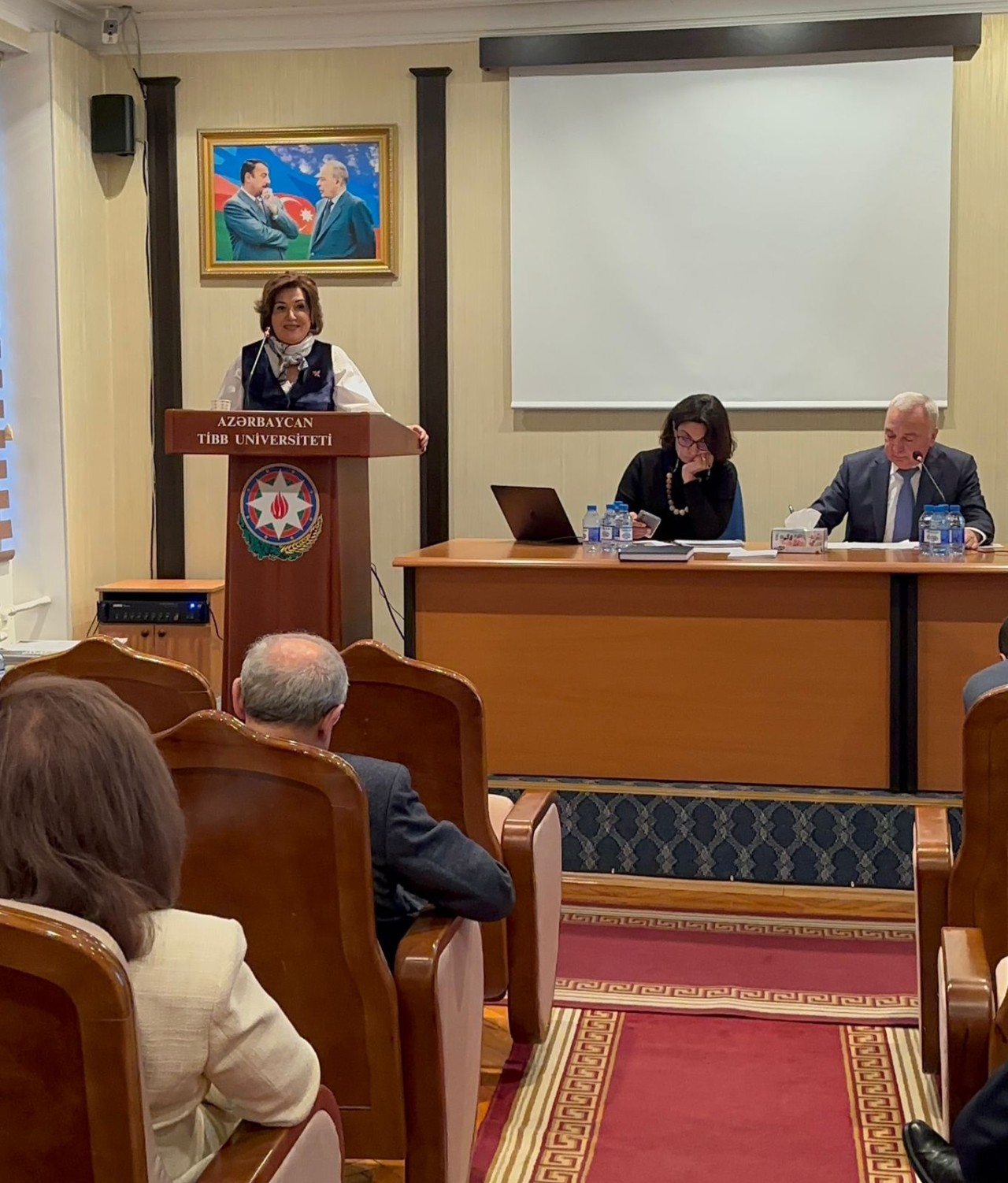 Diaqnoz Tibb Mərkəzinin həkimi fəlsəfə doktoru elmi adı aldı - FOTOLAR