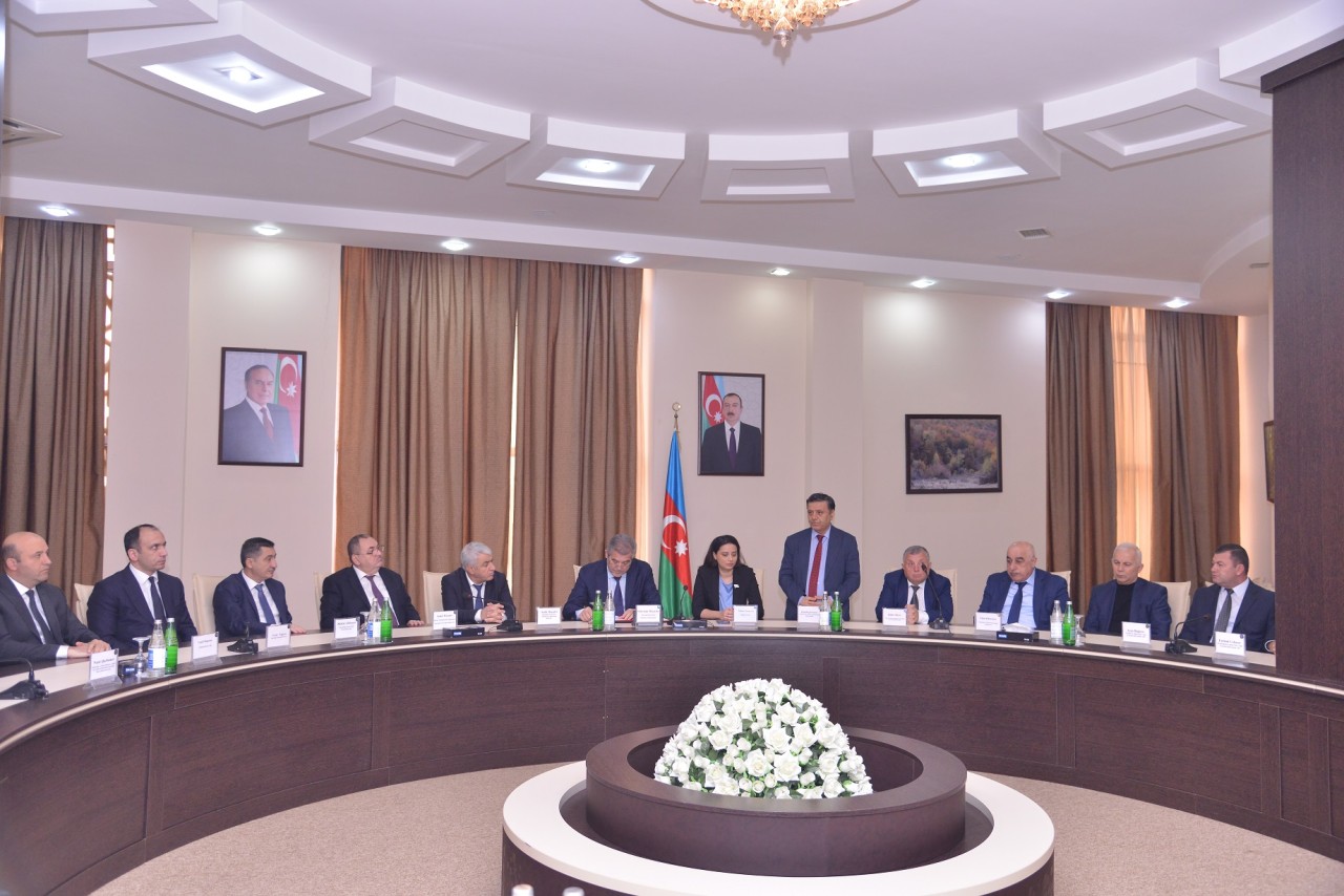 Qaradağda Heydər Əliyevin xatirəsinə həsr olunmuş dəyirmi masa keçirildi - FOTOLAR
