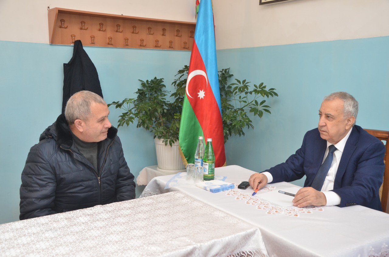 Malik İsaqov vətəndaşların problemlərini dinlədi - FOTOLAR