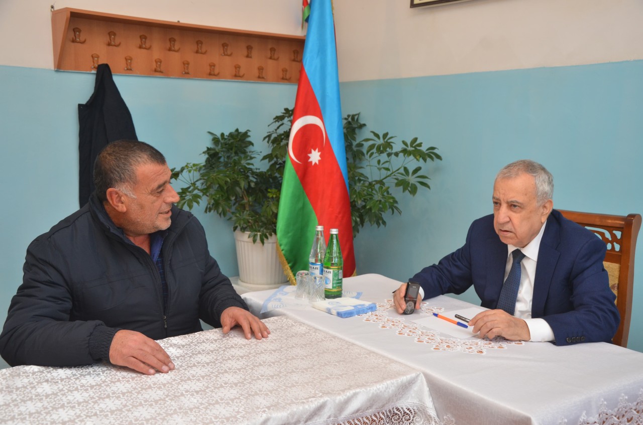 Malik İsaqov vətəndaşların problemlərini dinlədi - FOTOLAR