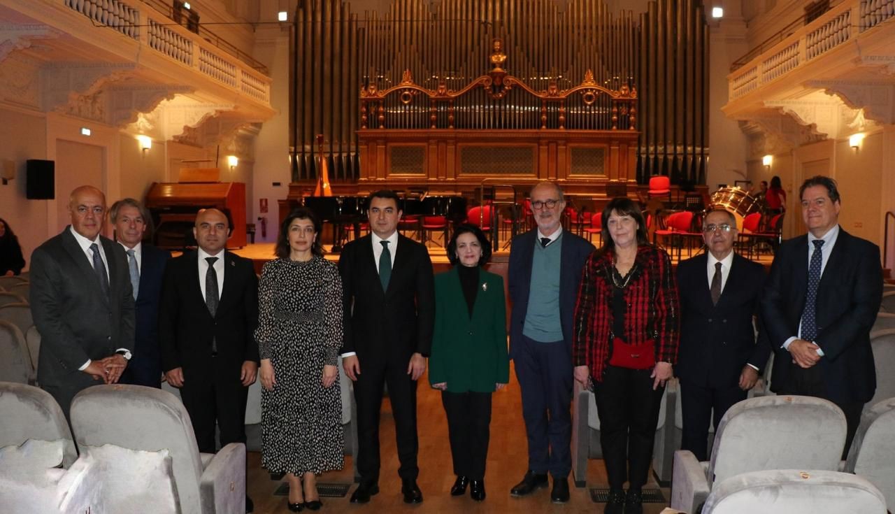 Nazir Santa Çeçiliya Konservatoriyasının rektoru ilə görüşdü - FOTOLAR