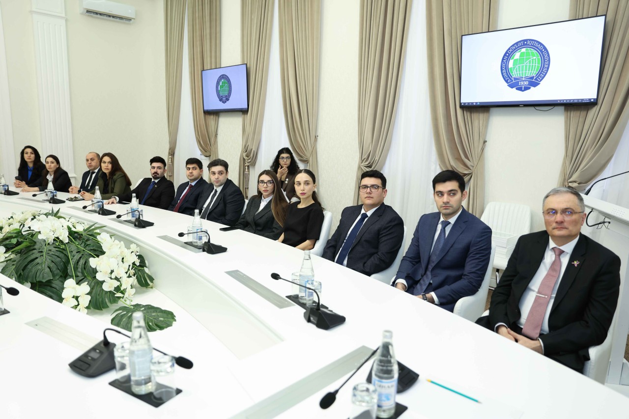 UNEC Tədqiqat Fondunun əməkdaşları Prezident tərəfindən təltif olunublar - FOTOLAR