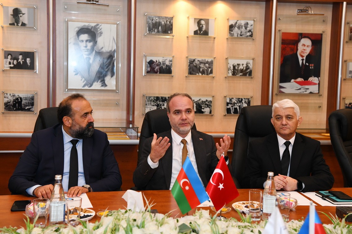 Türkiyənin Niğde Ömer Halisdemir Universitetinin rektoru ADNSU-da olub - FOTOLAR