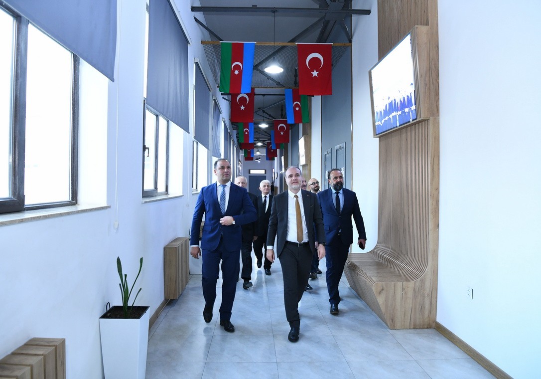 Türkiyənin Niğde Ömer Halisdemir Universitetinin rektoru ADNSU-da olub - FOTOLAR