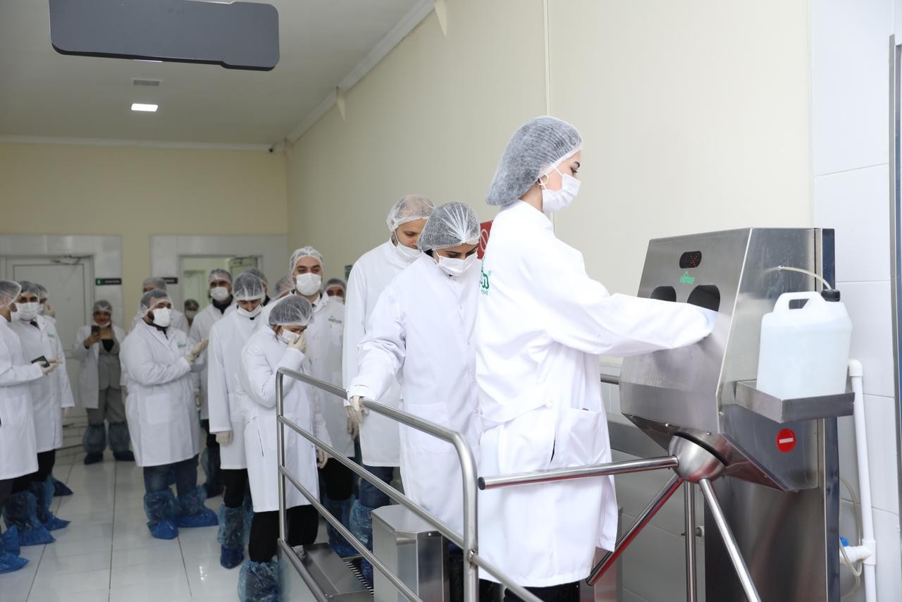 “HALAL” sertifikatı almış müəssisəyə mediatur təşkil olundu - FOTOLAR
