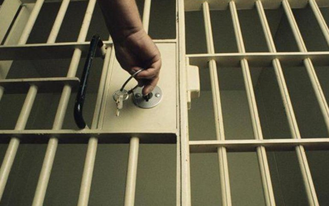 Həbsxanalara xəbərdarlıqsız daxil ola bilən şəxslərin siyahısındadəyişiklik edildi