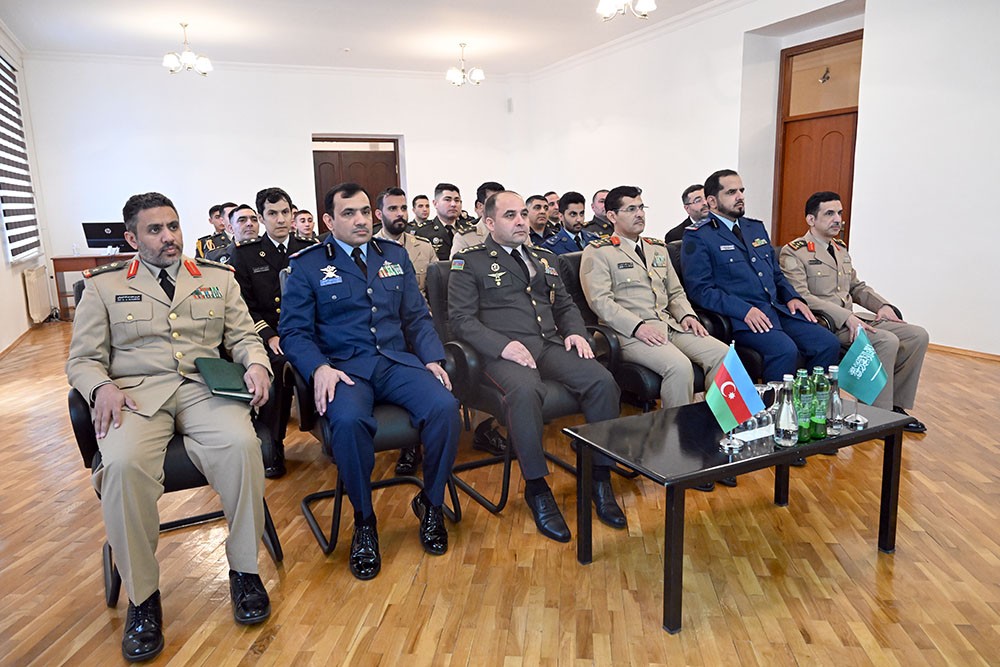 Səudiyyə Ərəbistanı ilə hərbi təhsillə bağlı təcrübə mübadiləsi aparılacaq