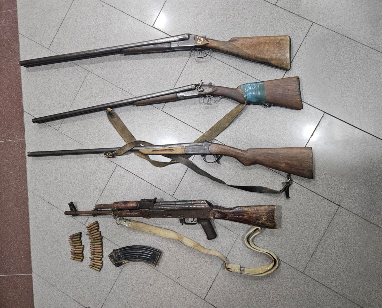 Qəbələ sakini tapdığı avtomatı polisə təhvil verdi - FOTO