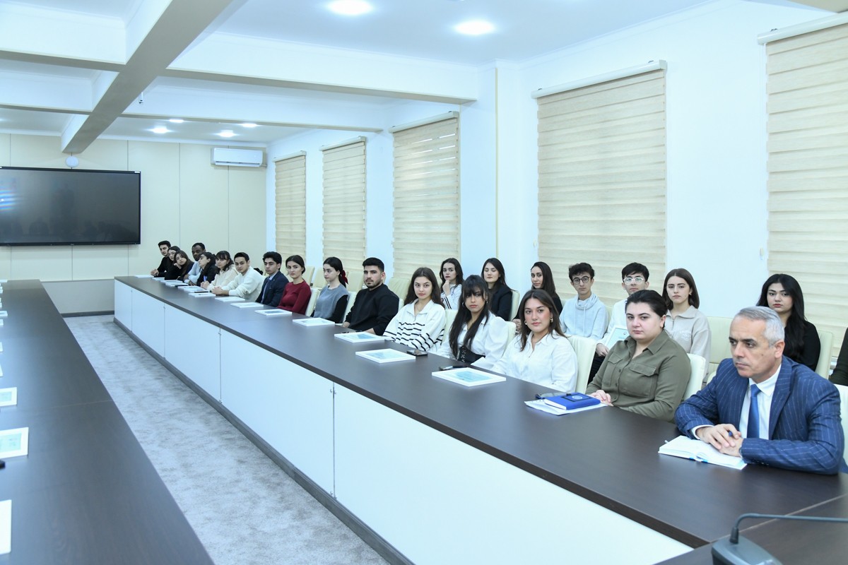 Ölkə Prezidenti 76 BMU tələbəsini təltif edib - FOTOLAR
