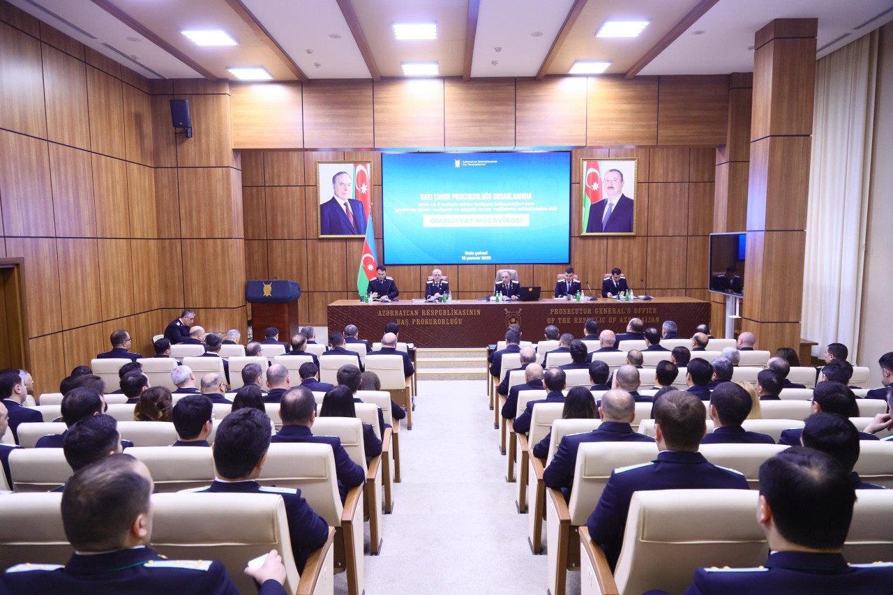 Bakı şəhər prokurorluğunda əməliyyat müşavirəsi keçirildi - FOTOLAR
