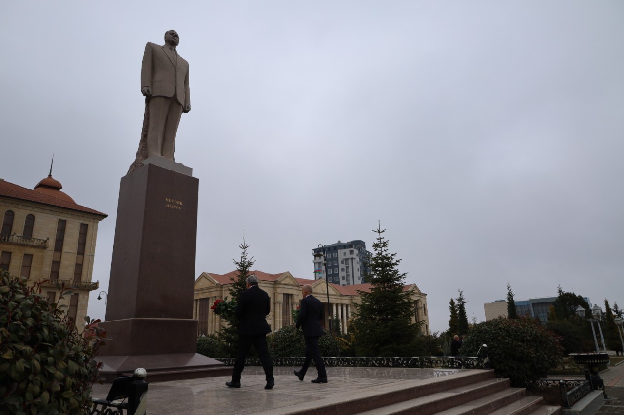 Dövlət Agentliyinin sədri vətəndaşların müraciətlərini dinləyib - FOTOLAR