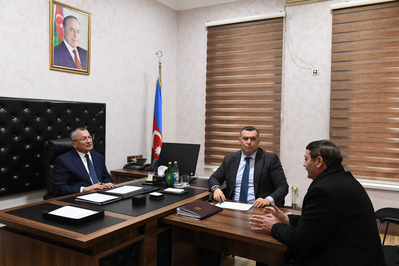 Rövşən Rzayev vətəndaşların müraciətlərini dinlədi - FOTOLAR