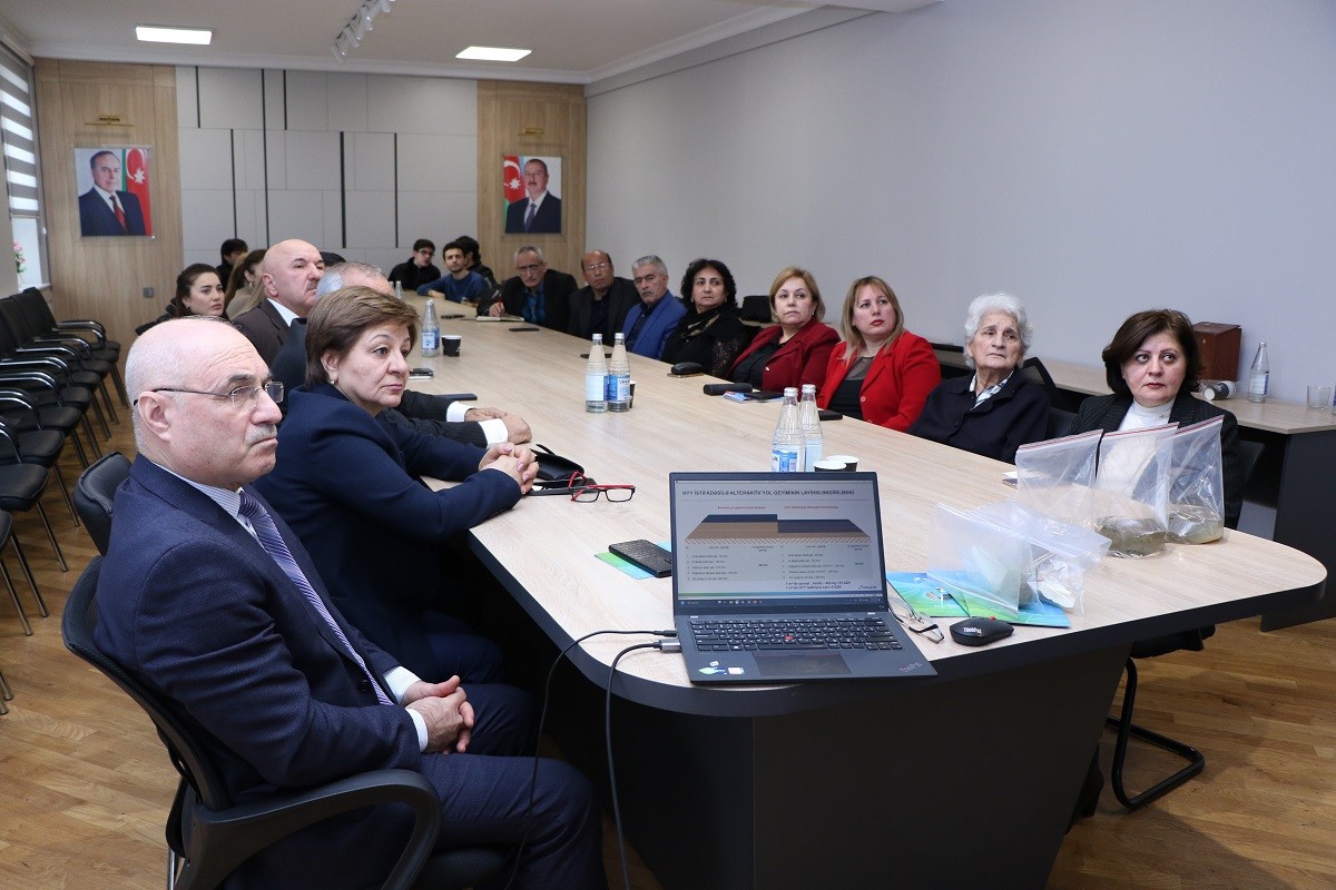 AzMİU-nun 50 illiyinə həsr olunmuş seminar keçirildi - FOTOLAR