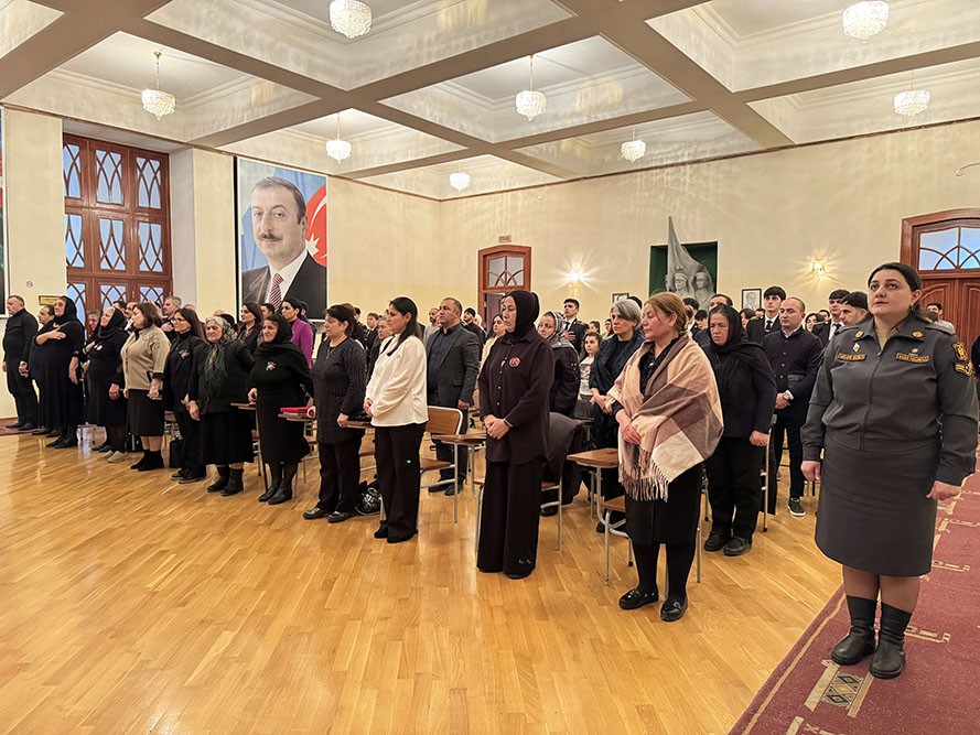Şəhidlərin xatirəsi yad edildi - FOTOLAR (VİDEO)