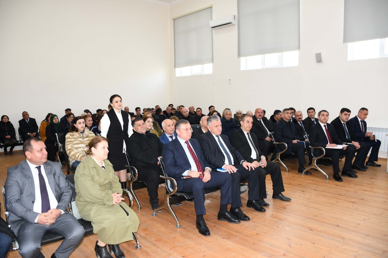 Vaqif Həsənov vətəndaşların müraciətlərini dinlədi - FOTOLAR