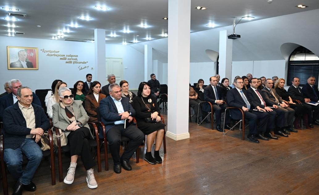 Samir Nuriyev  Rüfət Mahmudu kollektivə təqdim etdi - FOTOLAR