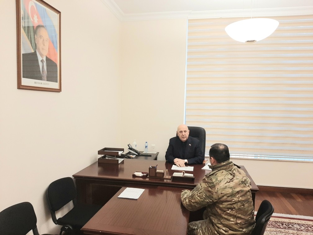 Əhliman Əmiraslanov vətəndaşların problemləri ilə maraqlanıb - FOTOLAR