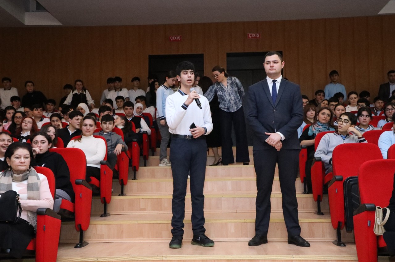 İcra başçısı Adil Əliyev növbəti dəfə gənclərlə görüşüb - FOTOLAR