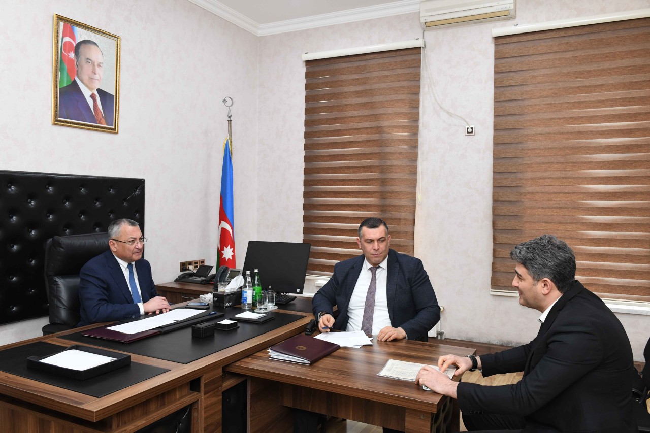 Komitə sədri vətəndaşların müraciətlərini dinlədi - FOTOLAR