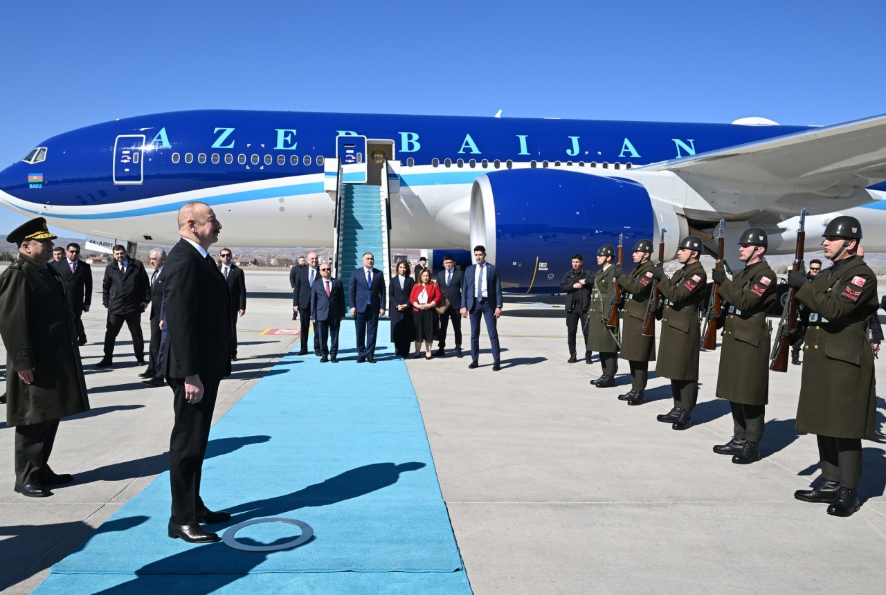 İlham Əliyev Türkiyəyə getdi - FOTOLAR