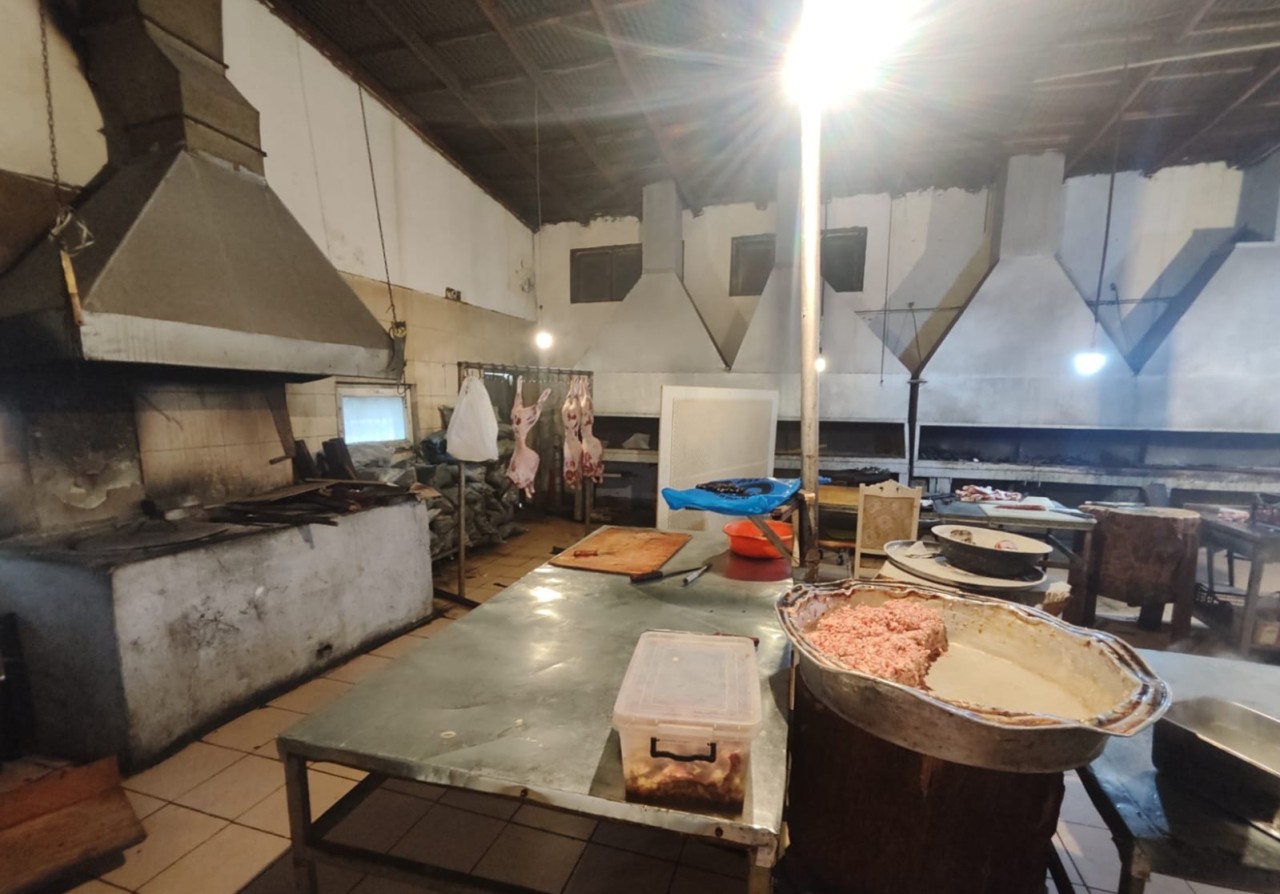 "Xarı Bülbül" restoranında nöqsanlar aşkarlandı - FOTOLAR