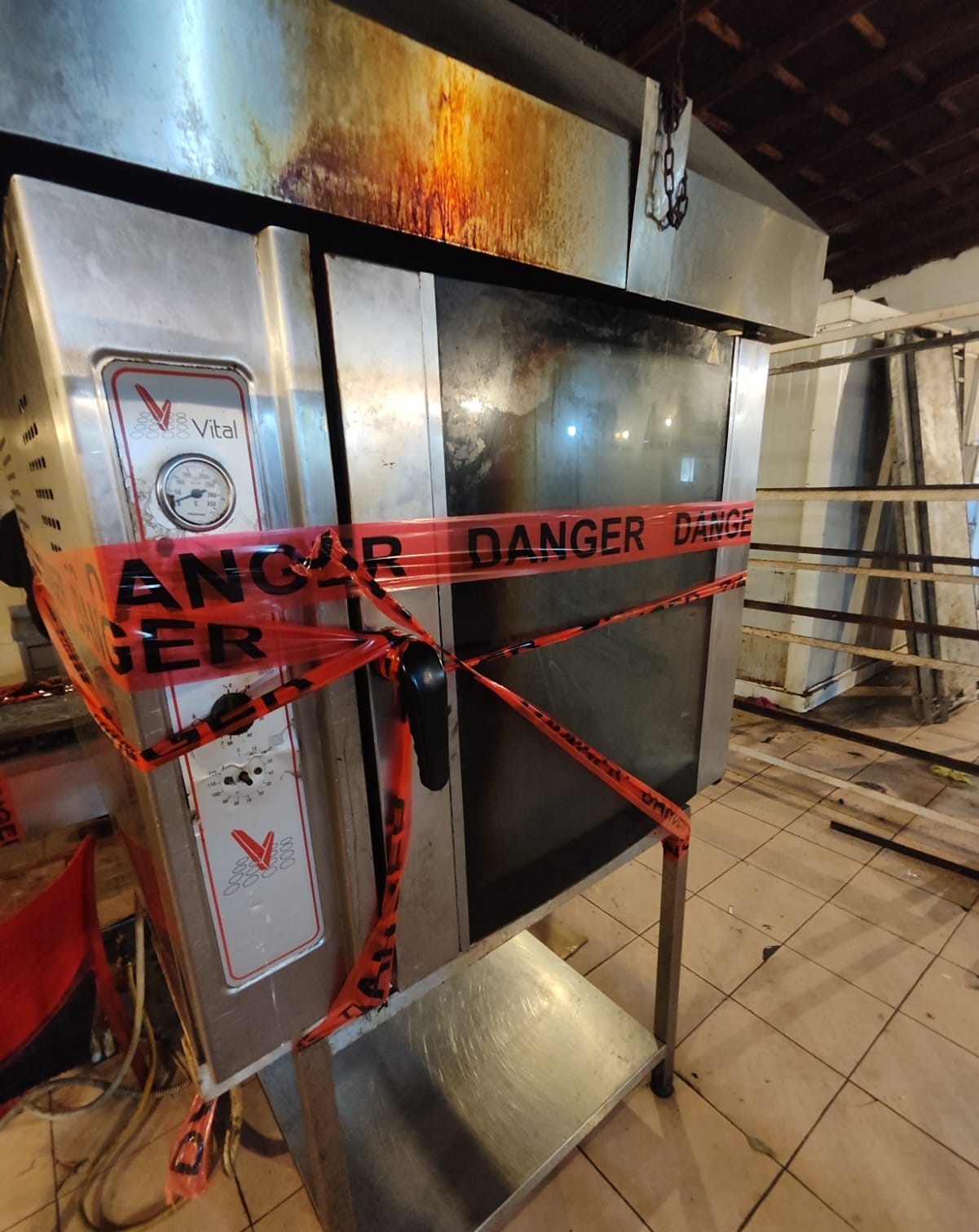 "Xarı Bülbül" restoranında nöqsanlar aşkarlandı - FOTOLAR