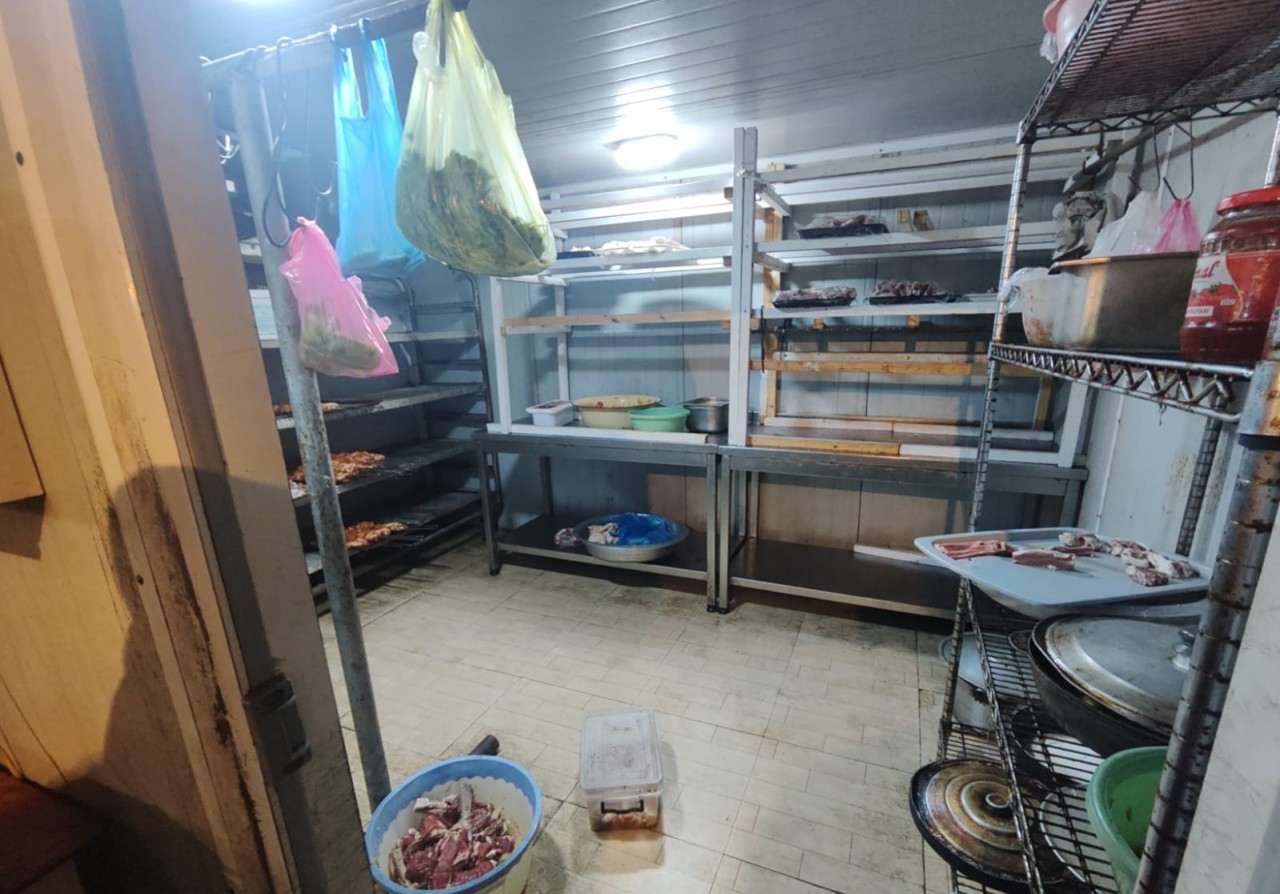 "Xarı Bülbül" restoranında nöqsanlar aşkarlandı - FOTOLAR