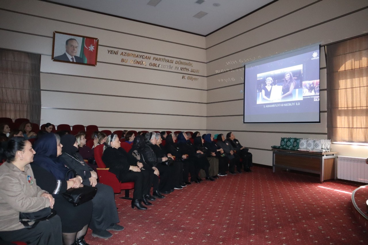 YAP Yasamal rayon təşkilatı xanımları təbrik etdi - FOTOLAR