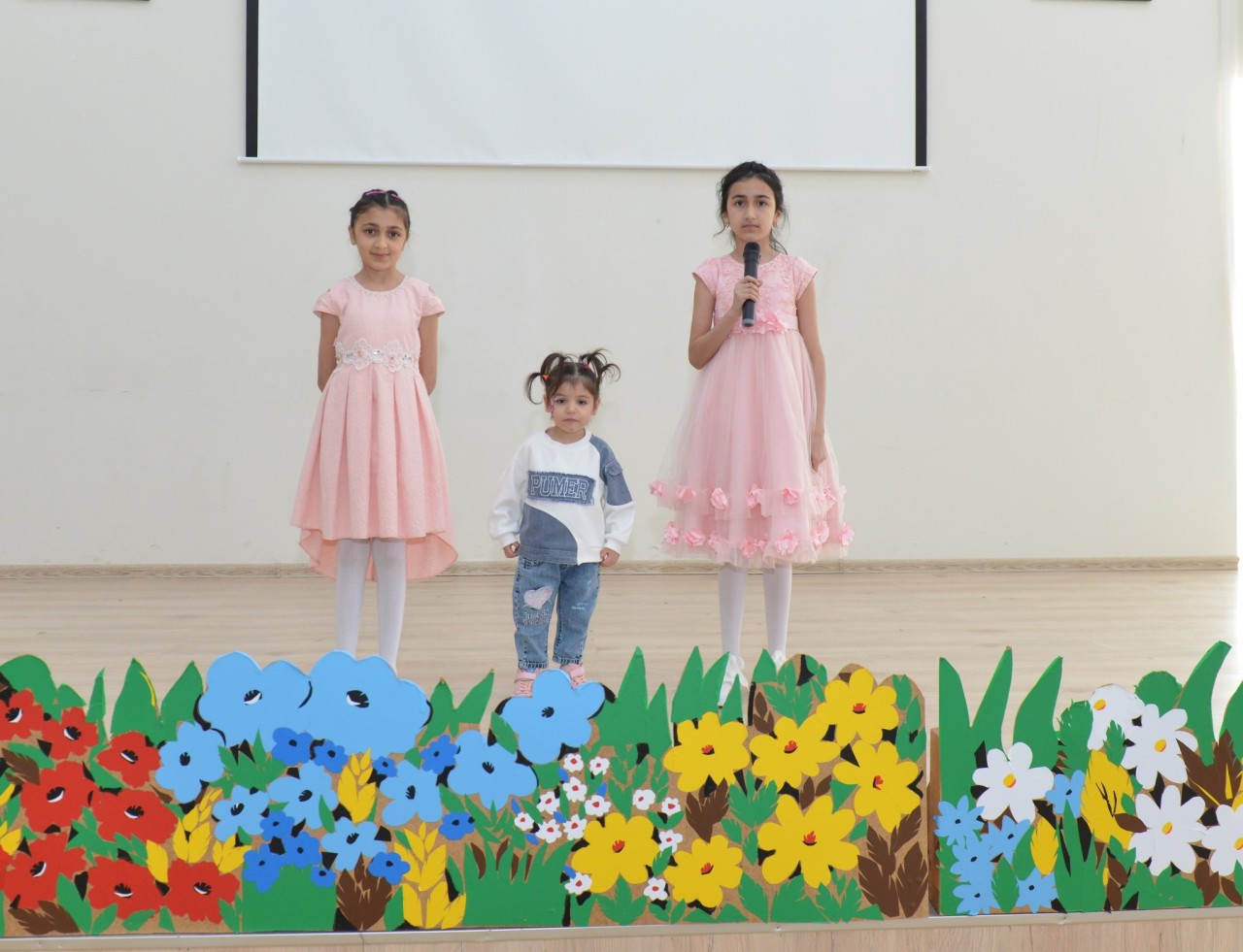 Məhkum qadınlar bayramı övladları ilə qeyd etdilər - FOTOLAR