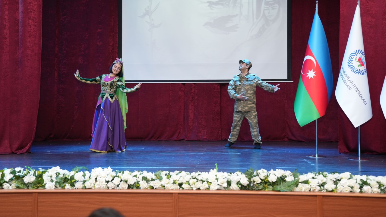 AƏSMA-da 8 Mart - Beynəlxalq Qadınlar Gününə həsr olunmuş tədbir keçirilib - FOTOLAR