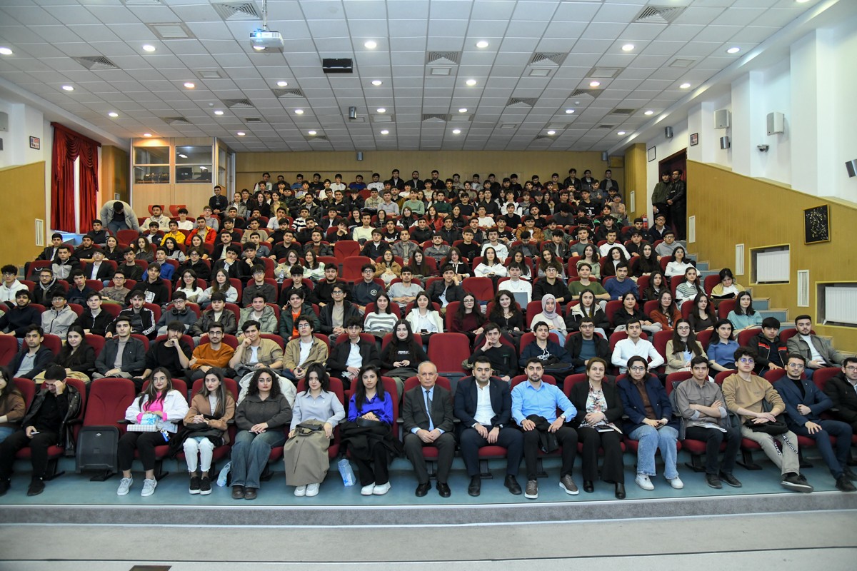 BMU-da tələbələrə kibertəhlükəsizlik mövzusunda seminar keçirilib - FOTOLAR