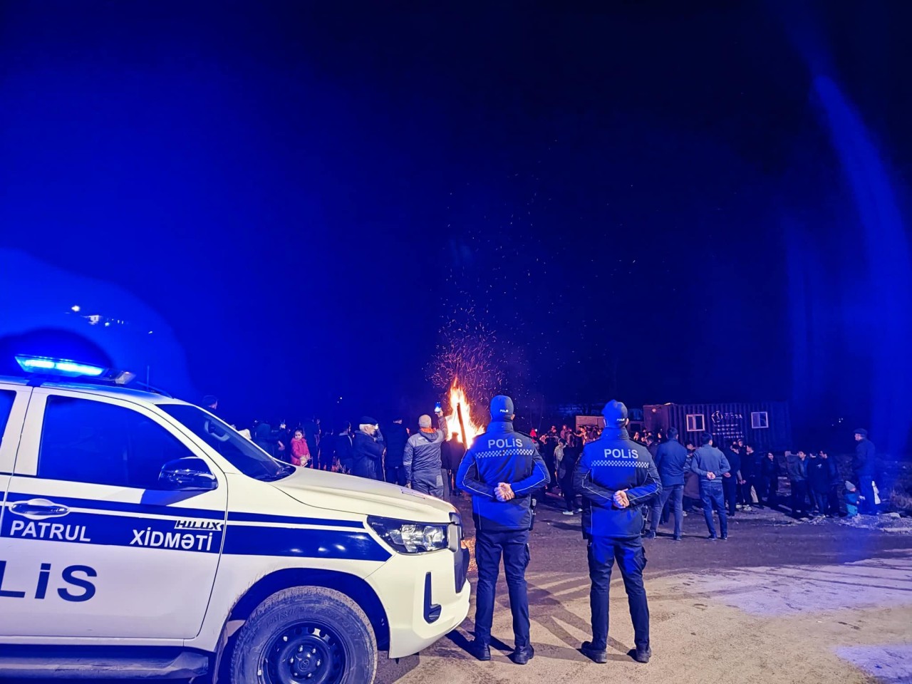Şuşalılar bayram tonqalı ətrafında - FOTOLAR