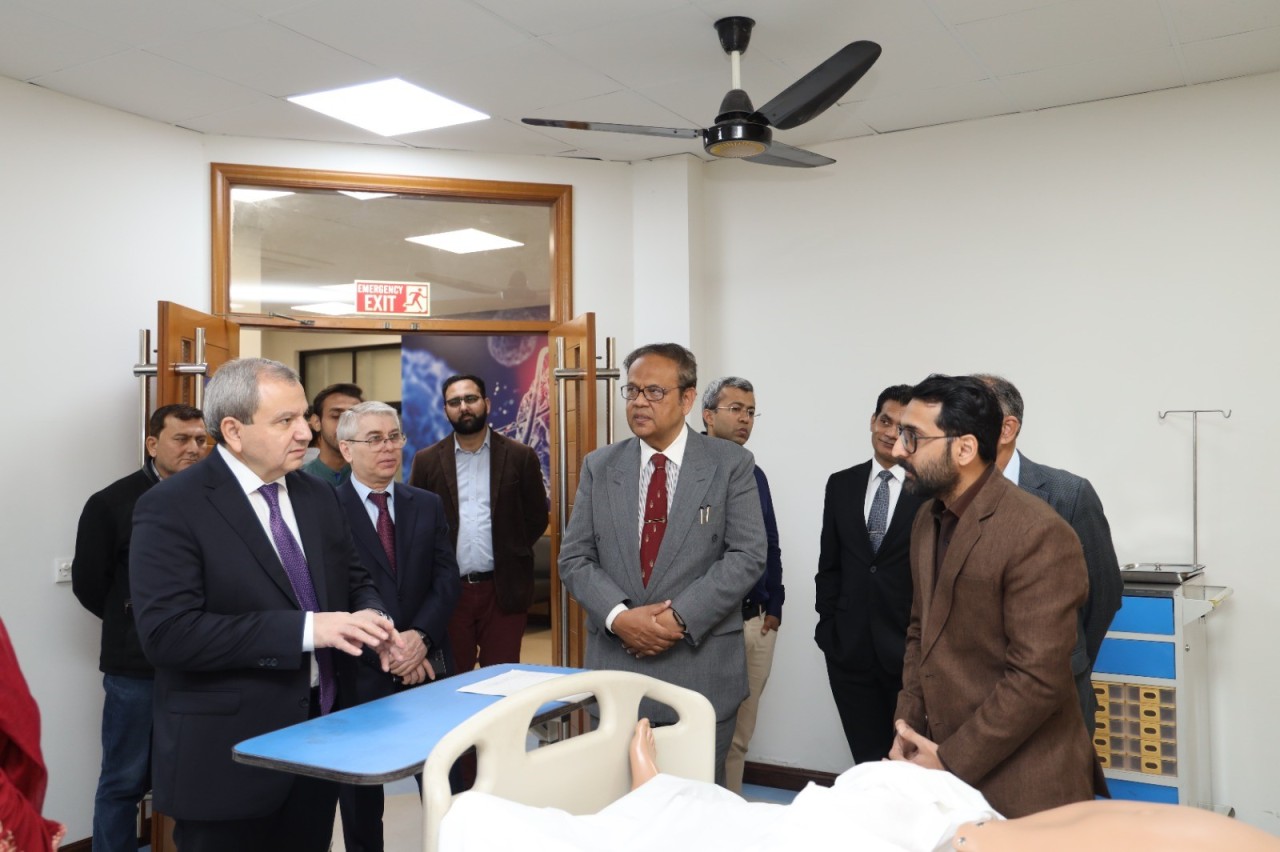 BDU nümayəndə heyəti Pakistanın Lahor Universitetinə səfər edib - FOTOLAR