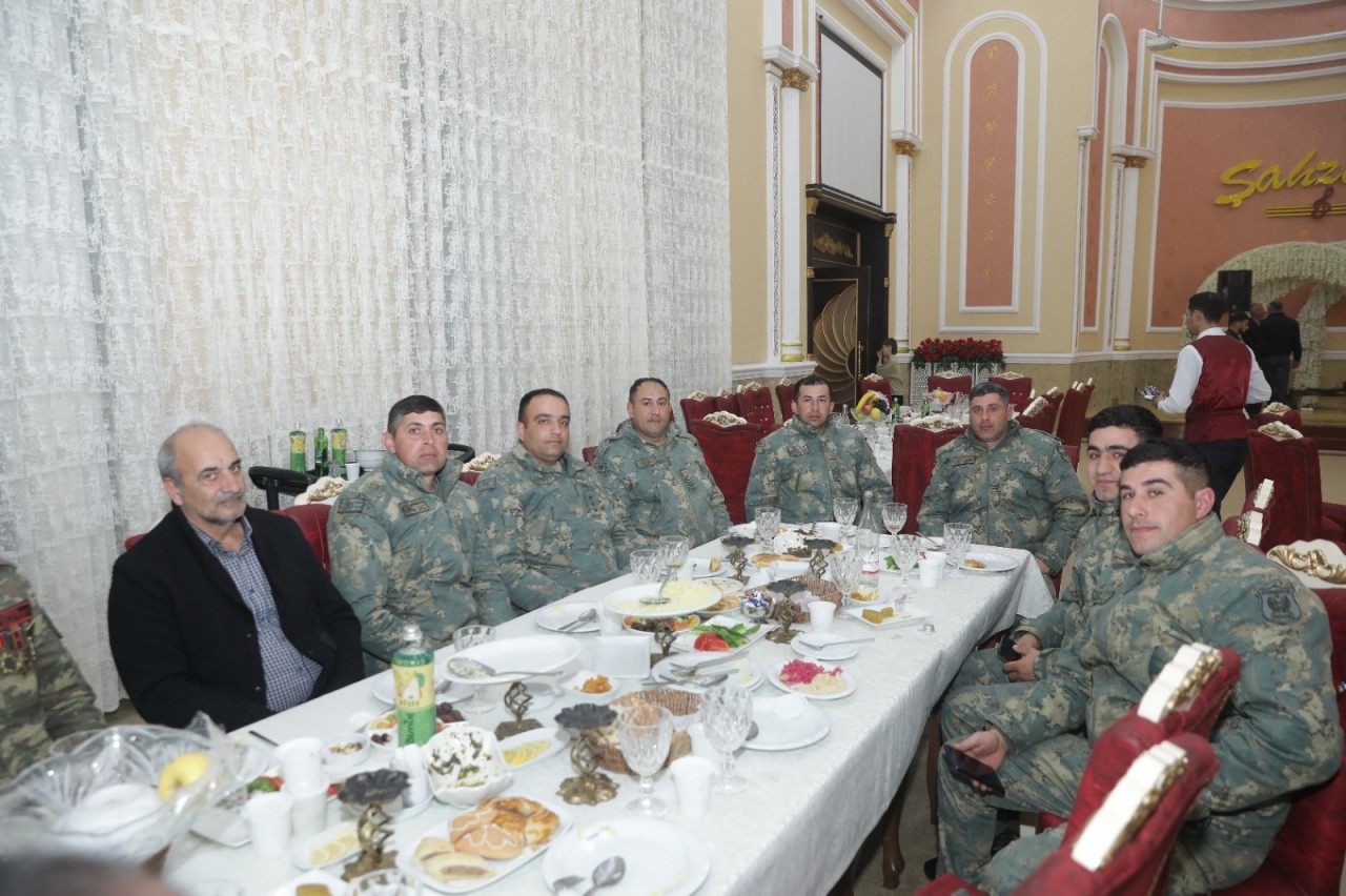 Ağalar Vəliyev şəhid, qazi ailələrinə, ağsaqqalara bayram sovqatları göndərib - FOTOLAR