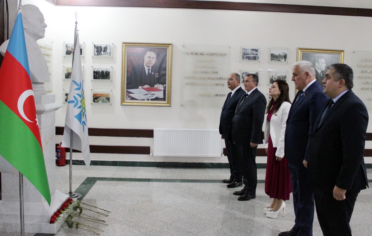 YAP Nizami rayon təşkilatı “Konstitusiya və Suverenlik İli”nə həsr edilmiş tədbir keçirdi - FOTOLAR